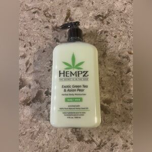 Hempz Herbal Body Moisturizer - Cream with Green Accents